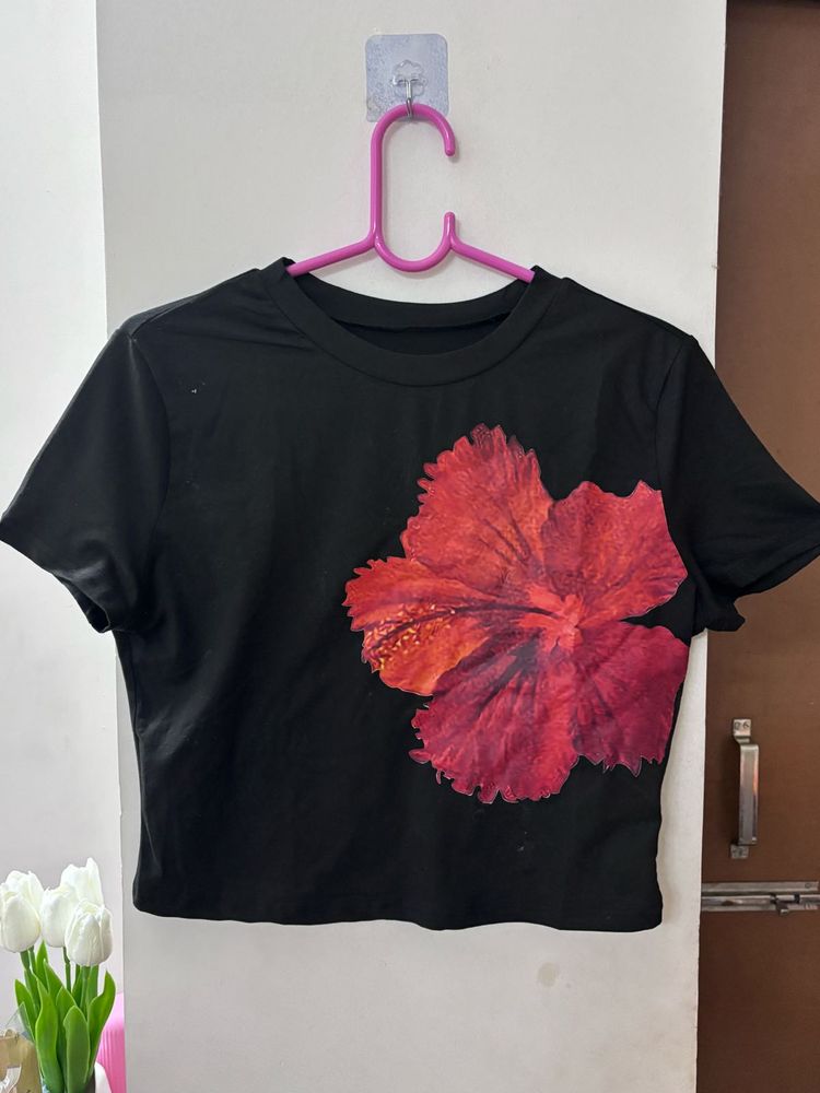 Savana Black T-Shirt with Red Hibiscus Print