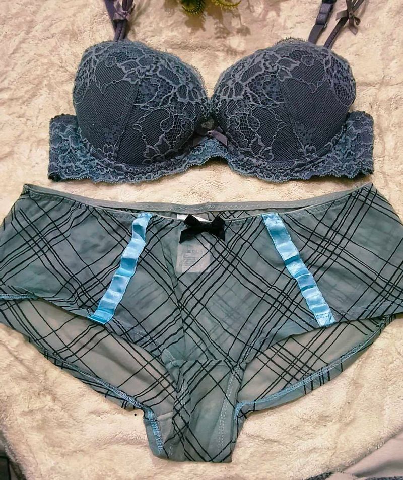 Lace Bra &amp; Plaid Panty Set