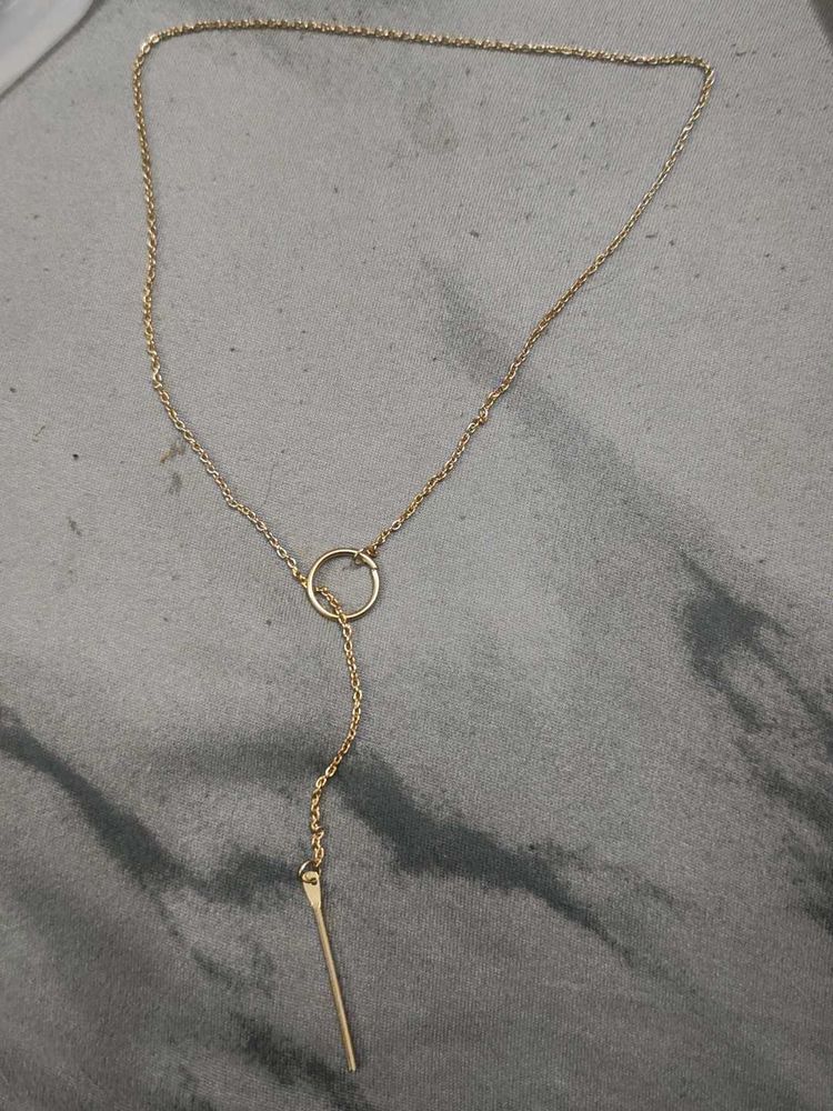 Delicate Gold Circle Pendant Necklace