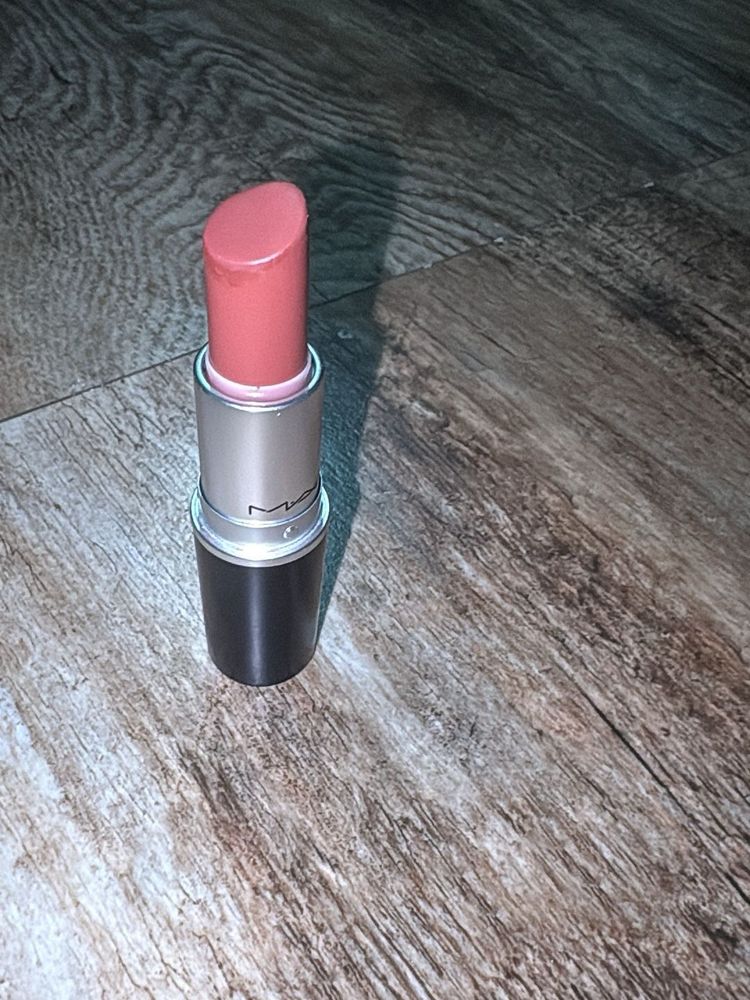 MAC Lipstick Taupe shade