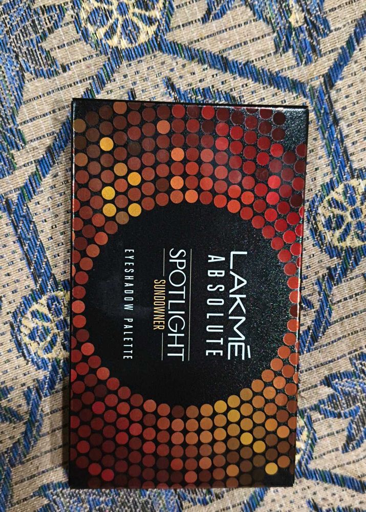 Lakme Absolute Spotlight Eyeshadow