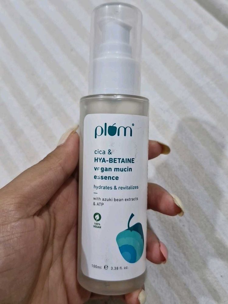 Plum Cica &amp; Hya-Betaine Vegan Mucin Essence