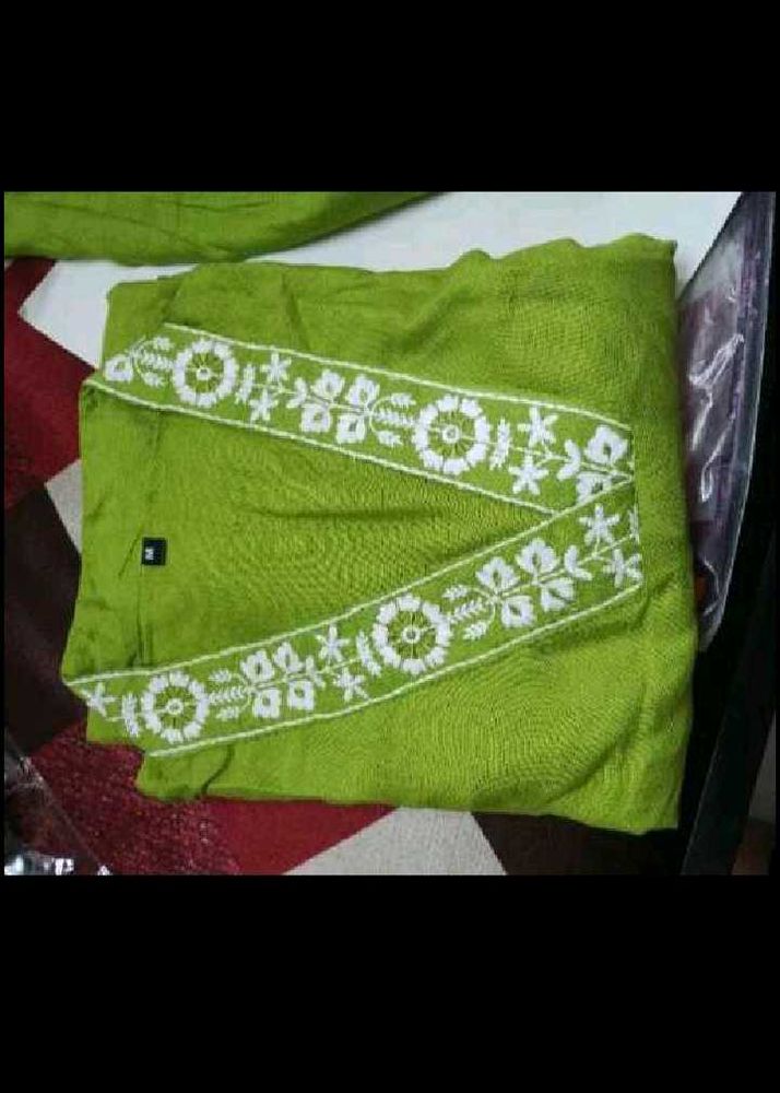 green kurti set.