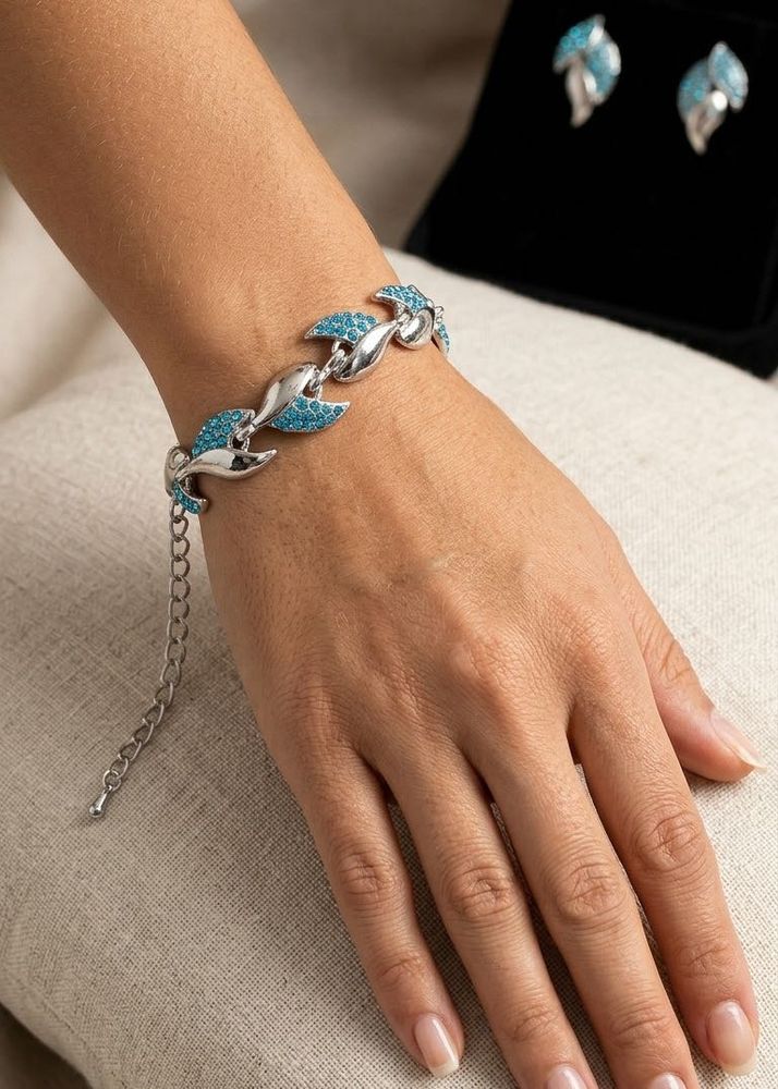 Sparkling Blue Crystal Leaf Bracelet