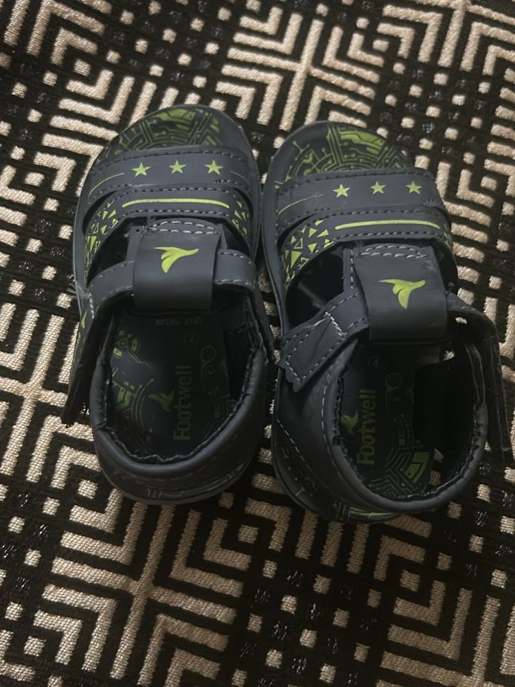 Baby footwear