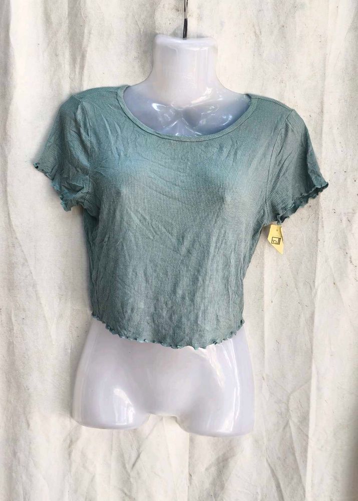 Cute Pastel Green Cropped Ribbed Top