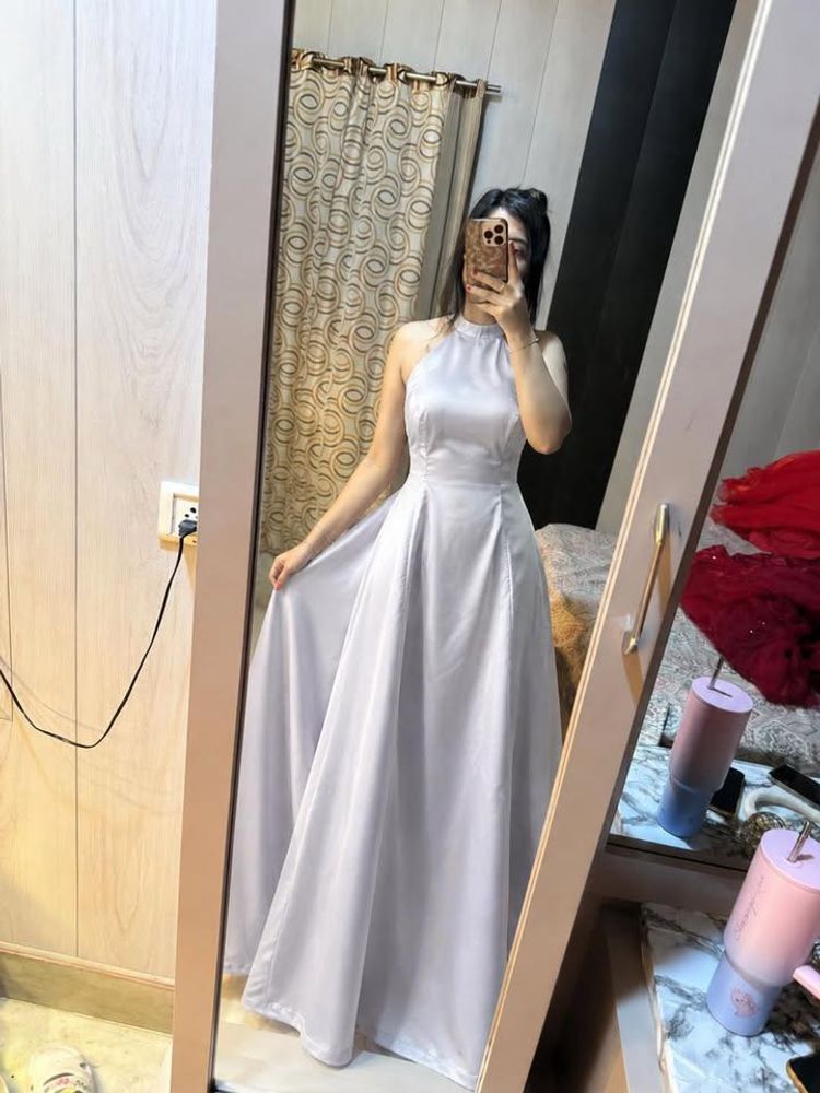 Elegant Grey Halter Neck Gown🦋🎀❤️