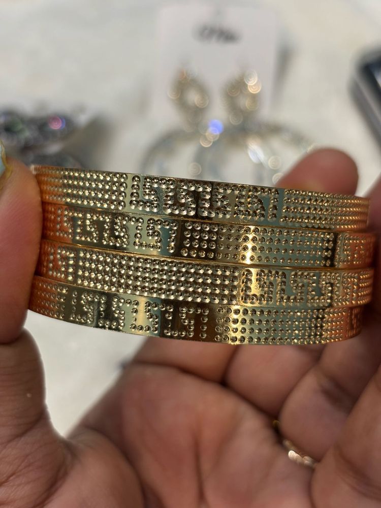 Set of 4 Gold Tone Inspirational Bracelets