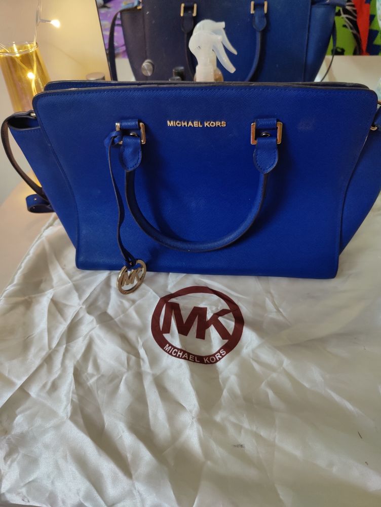 Auth Michael Kors Selma leather crossbody bag
