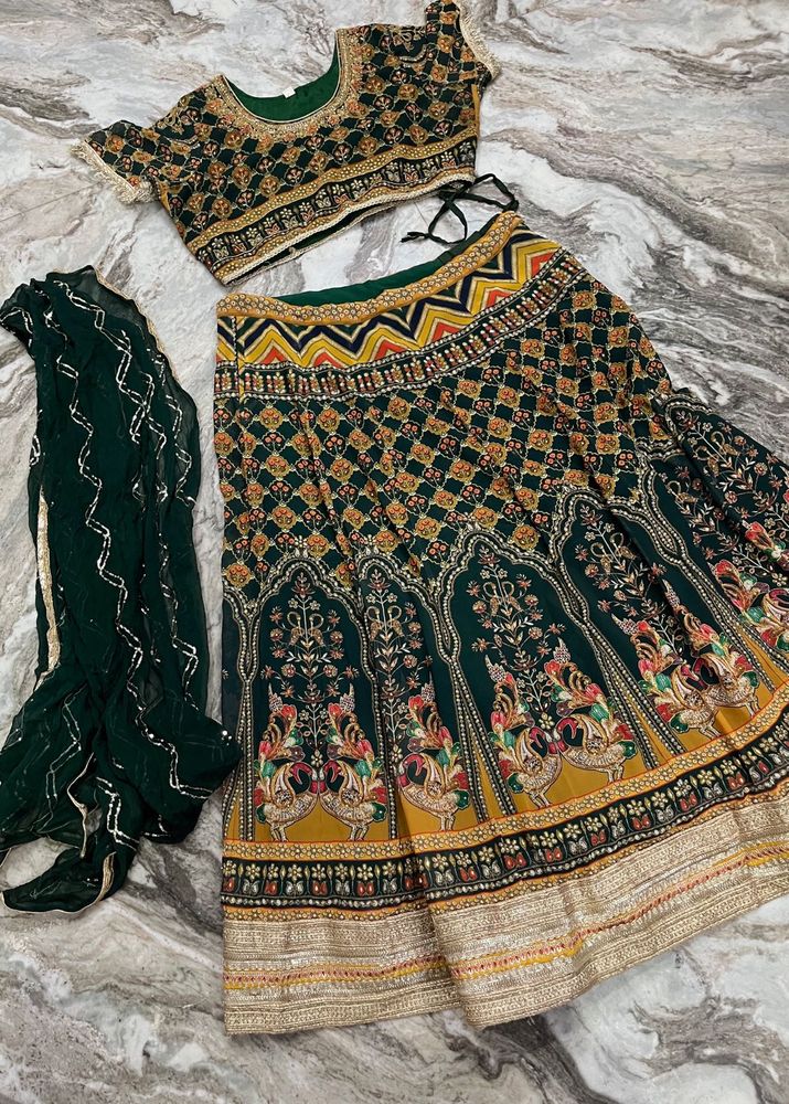 a Beautiful Green &amp; Yellow Combination Lenhga