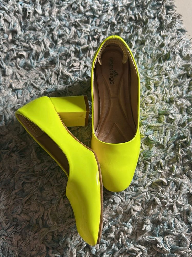 Vibrant Neon Green Flats