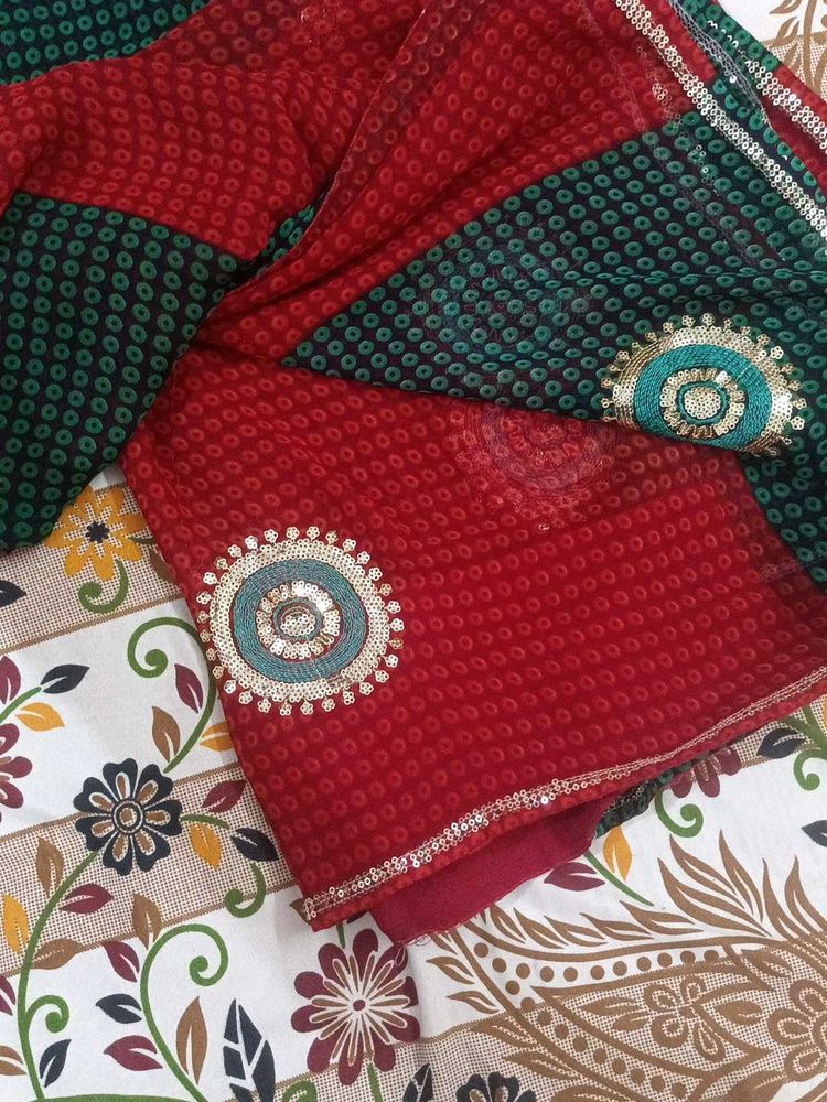 Elegant Geometric Print Saree