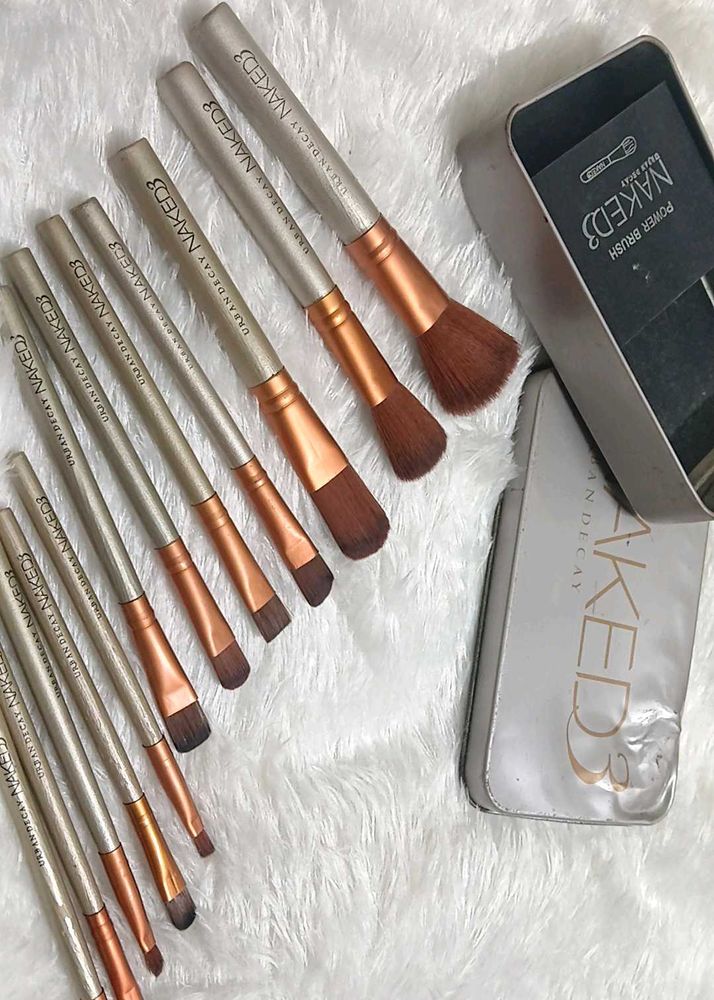 Urban Decay Naked3 Brush Set