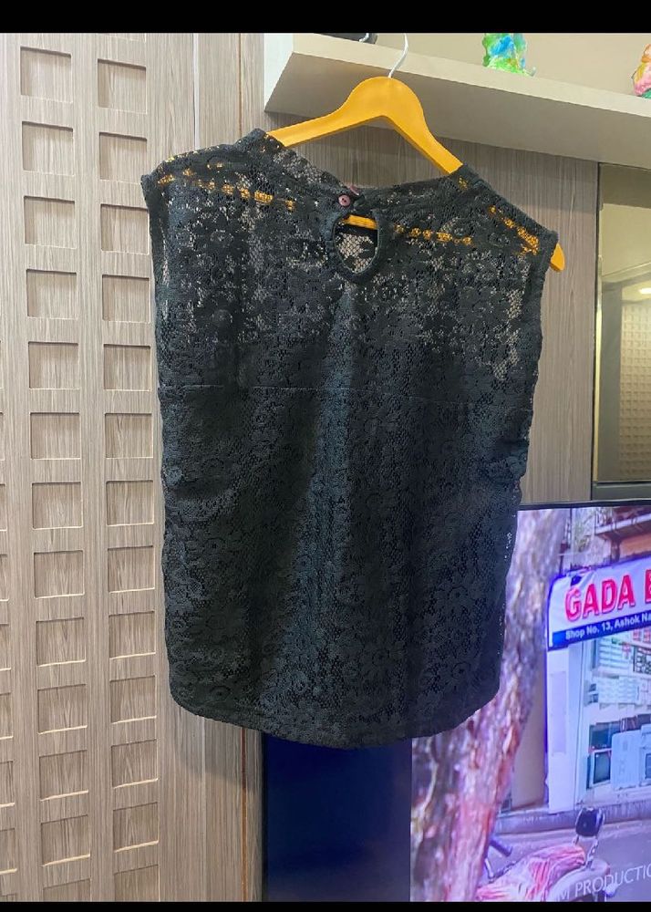 Elegant Black Lace Sleeveless Top