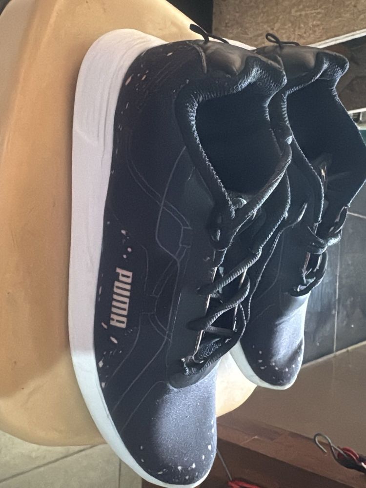 Puma Sneakers
