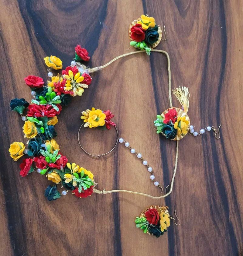 Floral Jewellery Set
