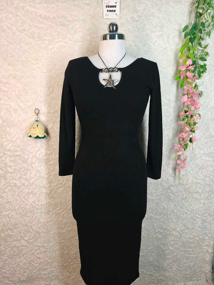 Chic Black Long Sleeve Midi Dress