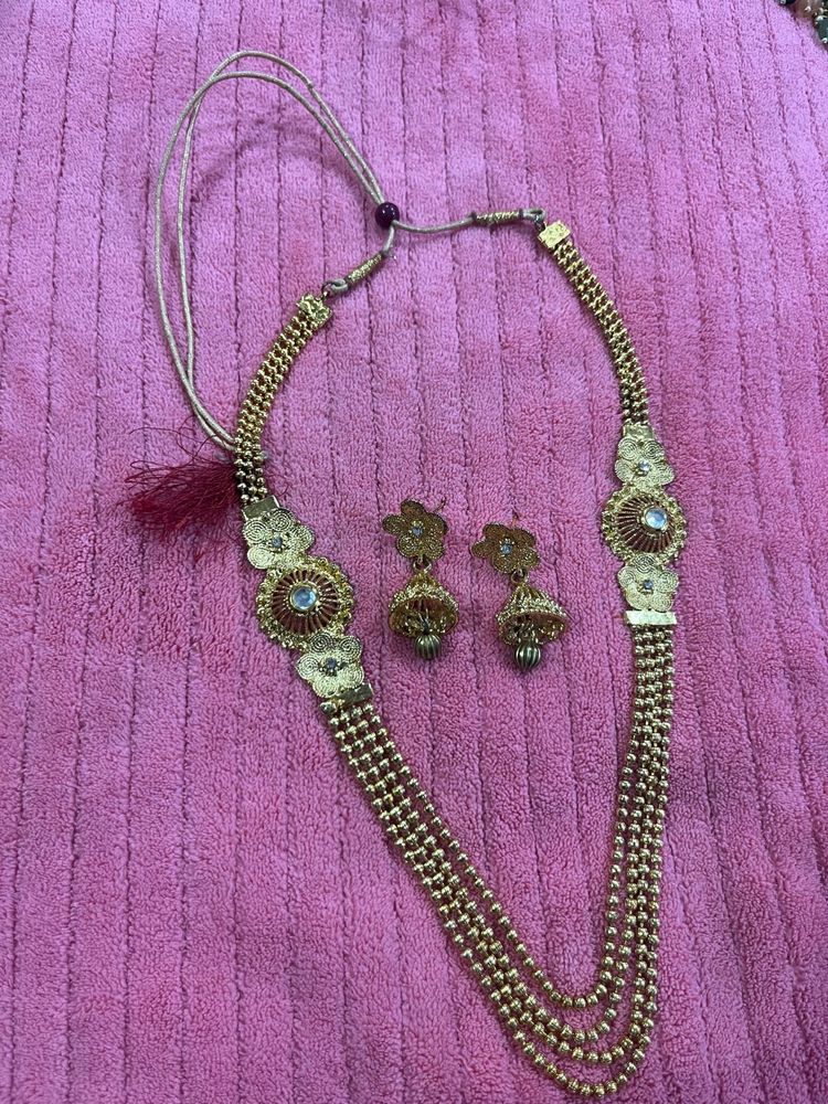 Elegant Gold Tone Necklace and Earring Set