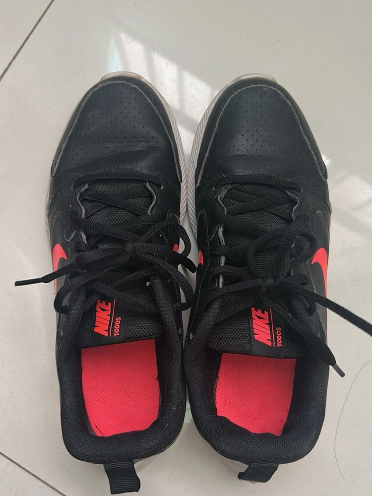 Nike Toods- Women's Black Running Shoes- UK 5