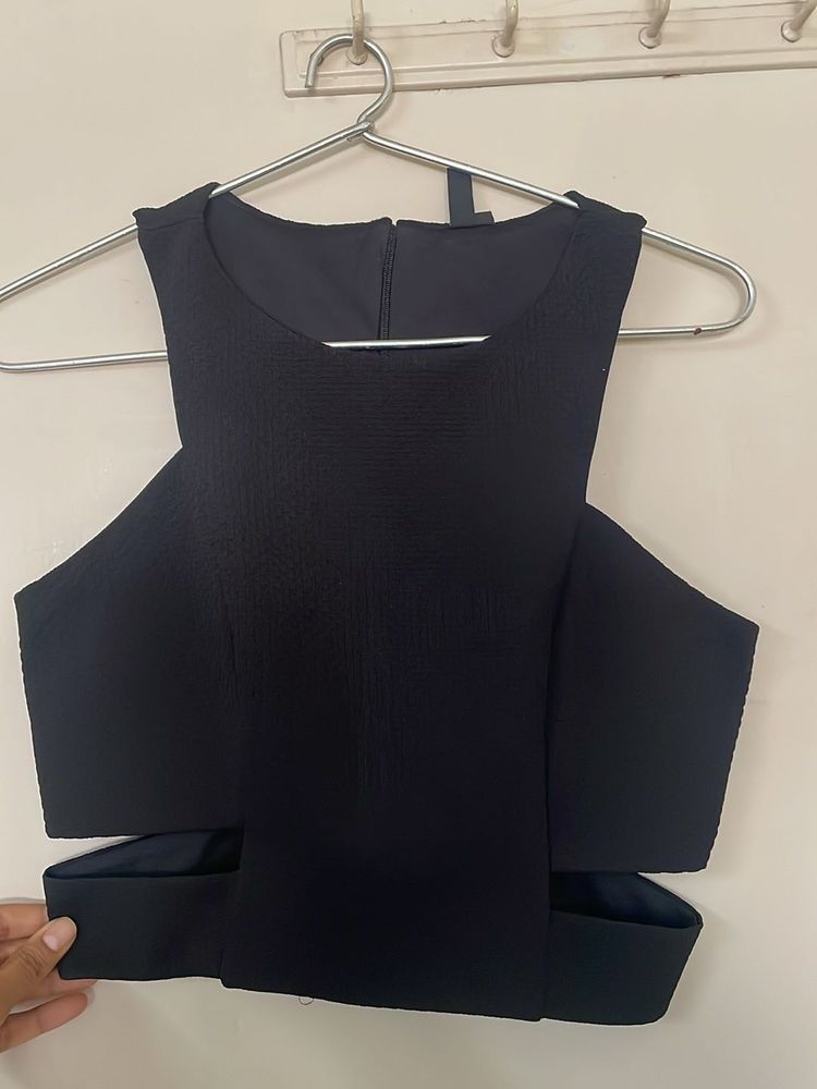 Chic Black Cut-Out Crop Top