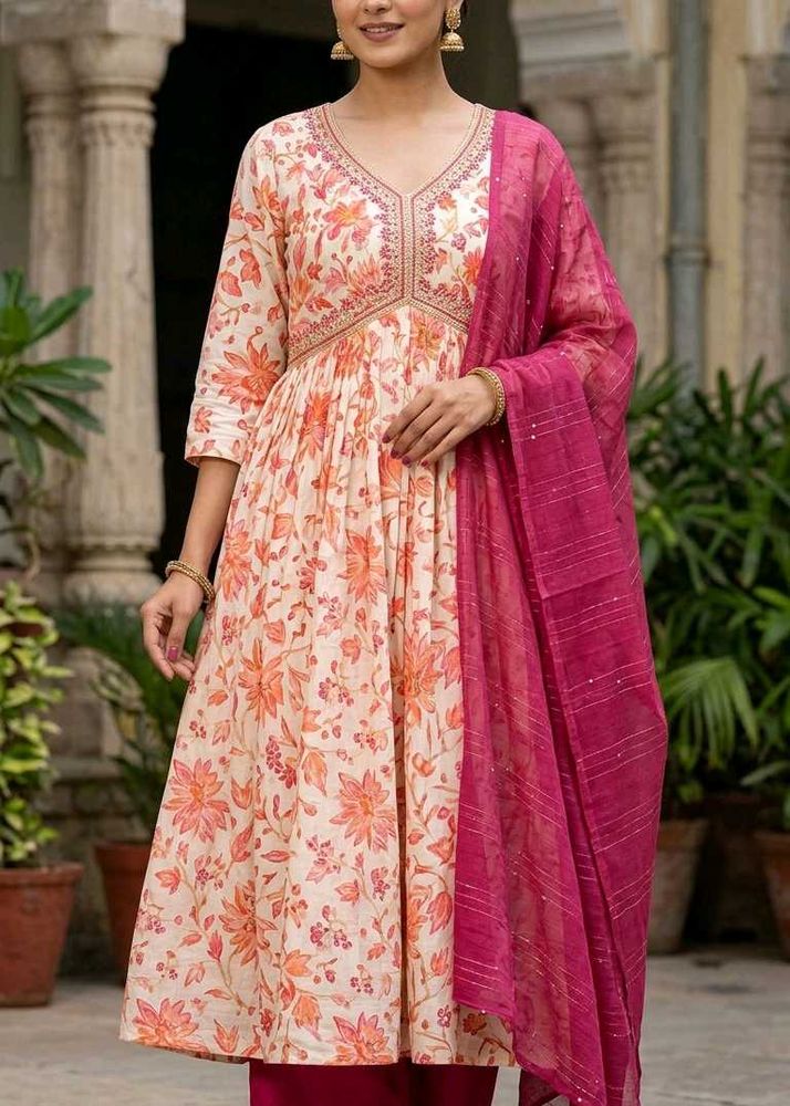 Elegant Floral Print Kurta Set