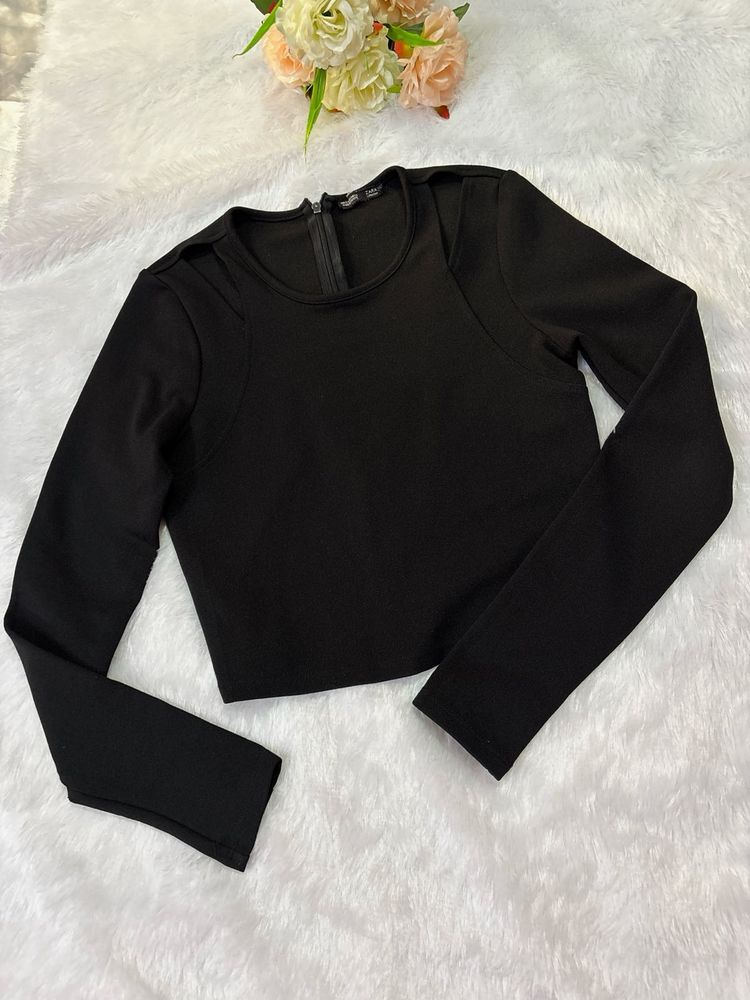 Chic Black Long Sleeve Cropped Top
