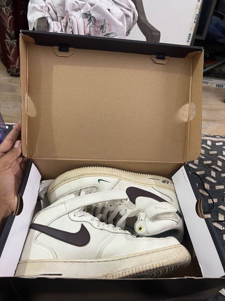 Nike Air Force 1 Mid White Sneakers