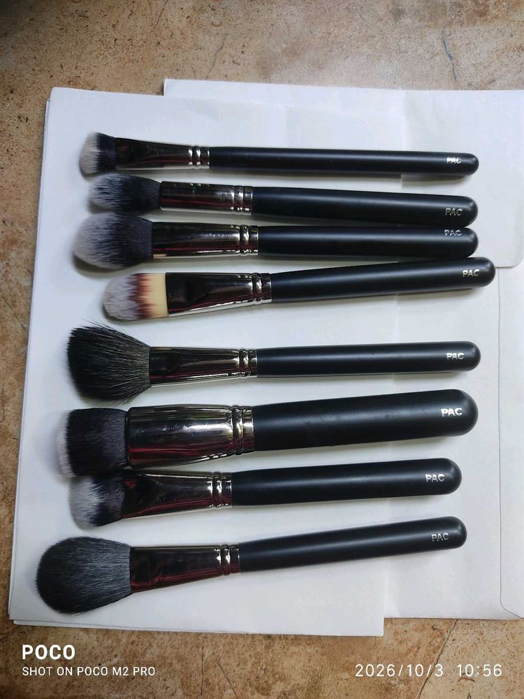 8 PAC face Brushes with zoeva bag