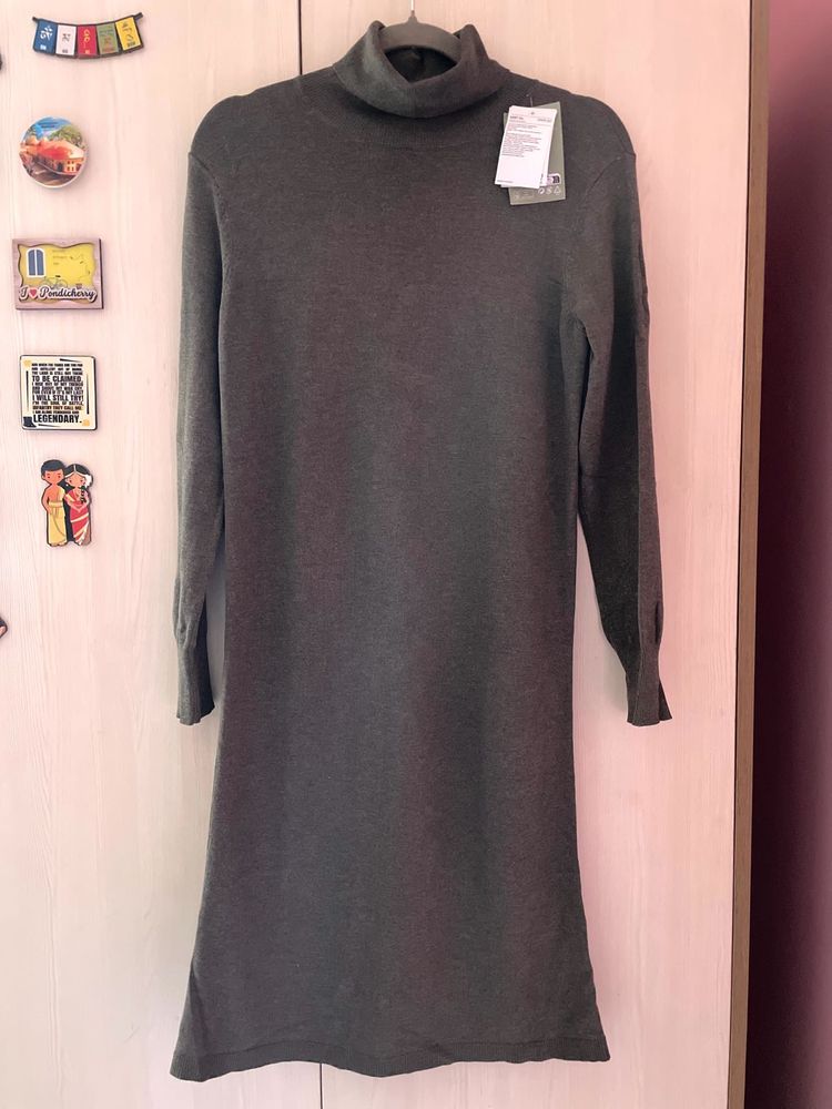 H&amp;M Elegant Charcoal Gray Turtleneck Midi Dress