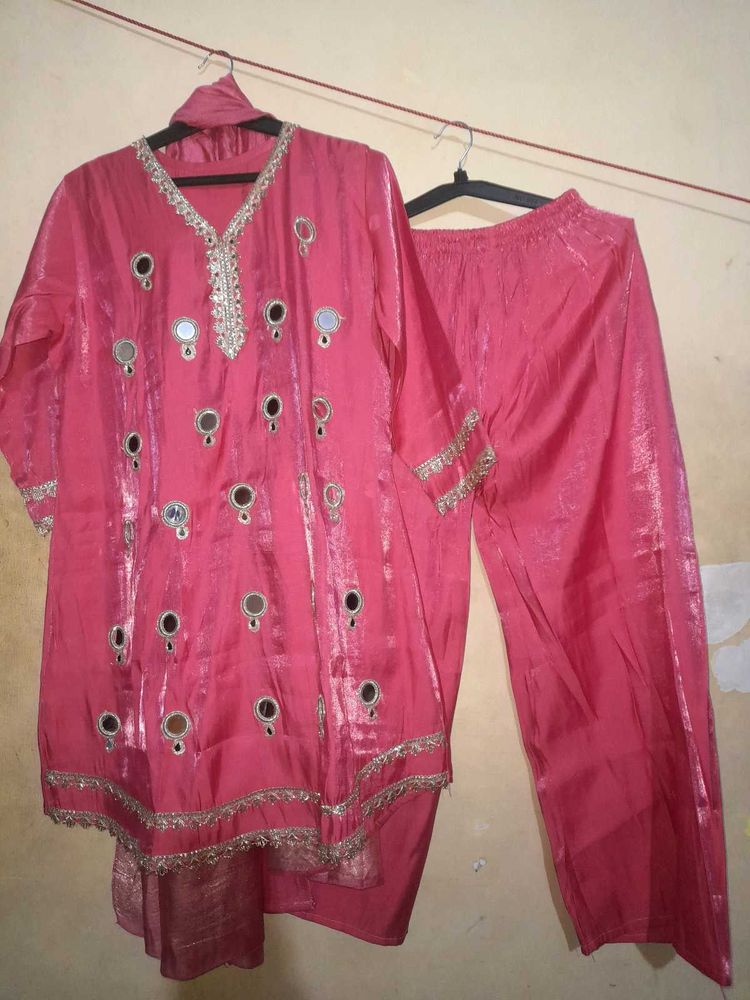 NEW UNUSED Pink Kurta Set with dupatta