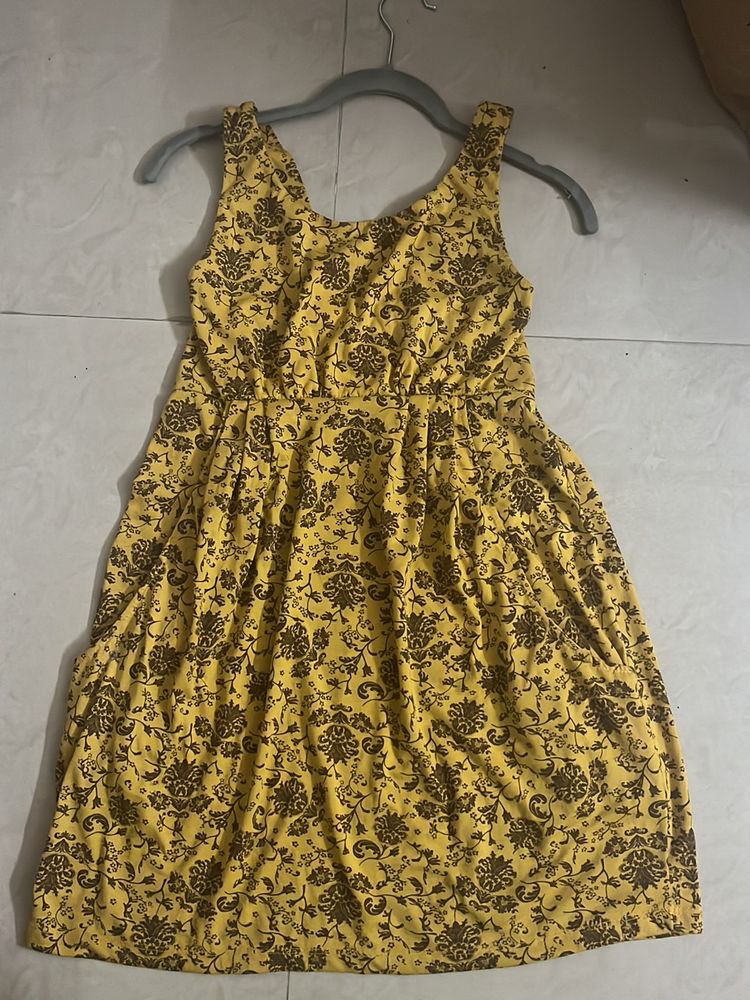 **Sale fixed price ** Yellow Floral Dress