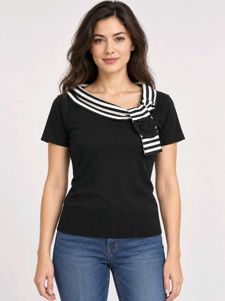 Chic Black &amp; White Striped Neck Top