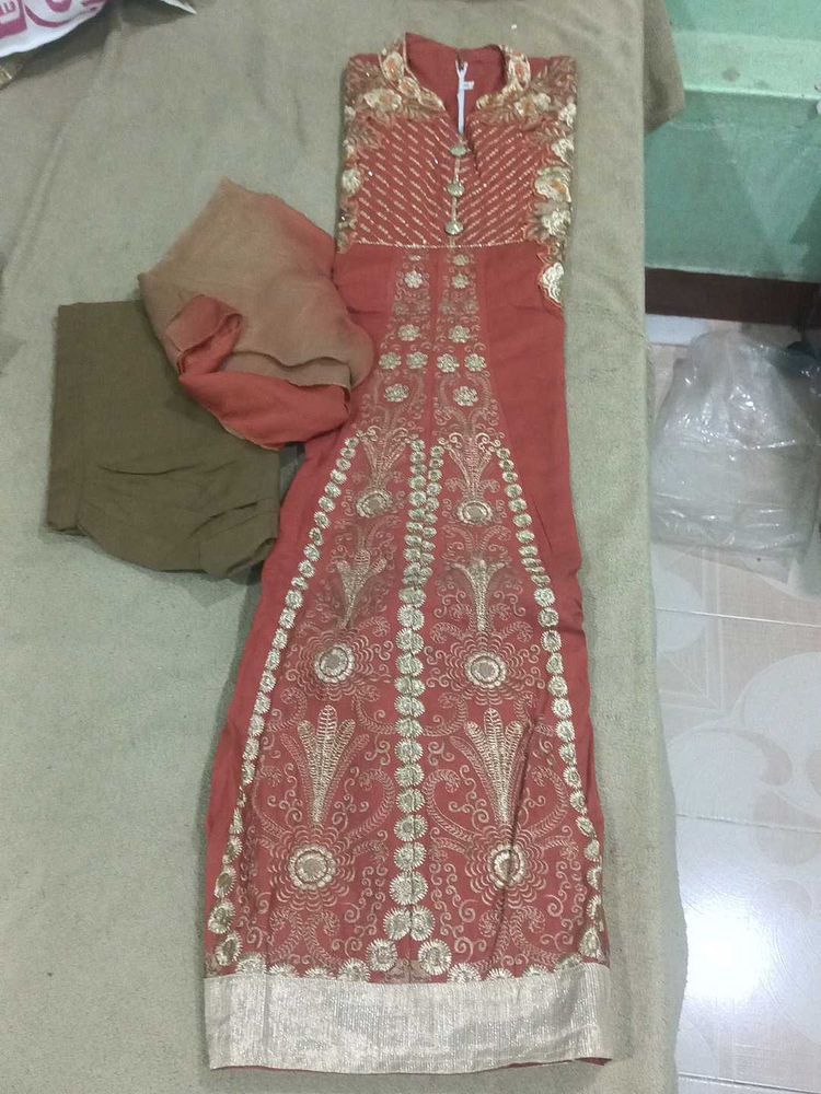 Elegant Embroidered Kurta Set