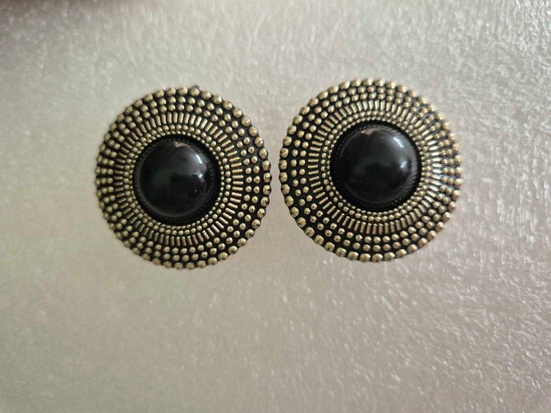 Boho Stud Earrings with Black Stone-Unused