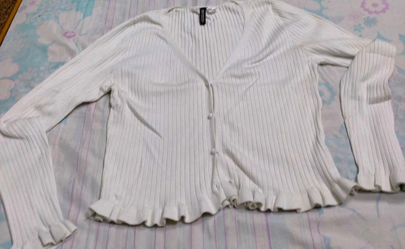 White Ribbed Cardigan with Ruffles