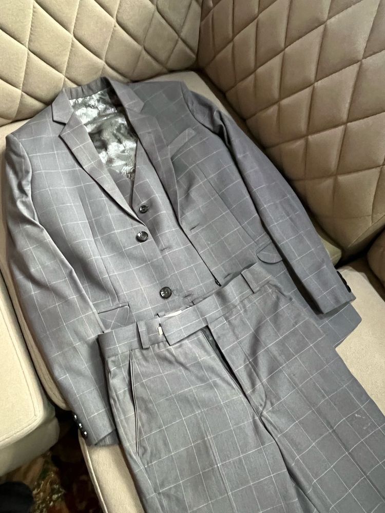 ✨ Elegant Grey Checked 3-Piece Suit Set ✨