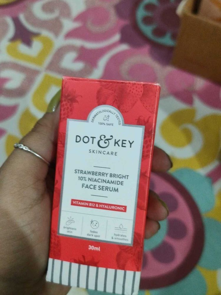 DOT &amp; KEY Strawberry Bright Face Serum