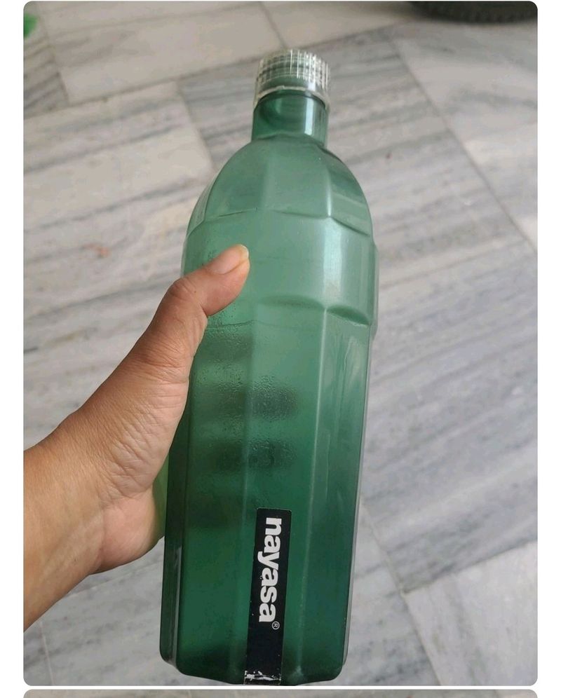 Brand Nayasa 1 ltr water bottle &amp; freebie