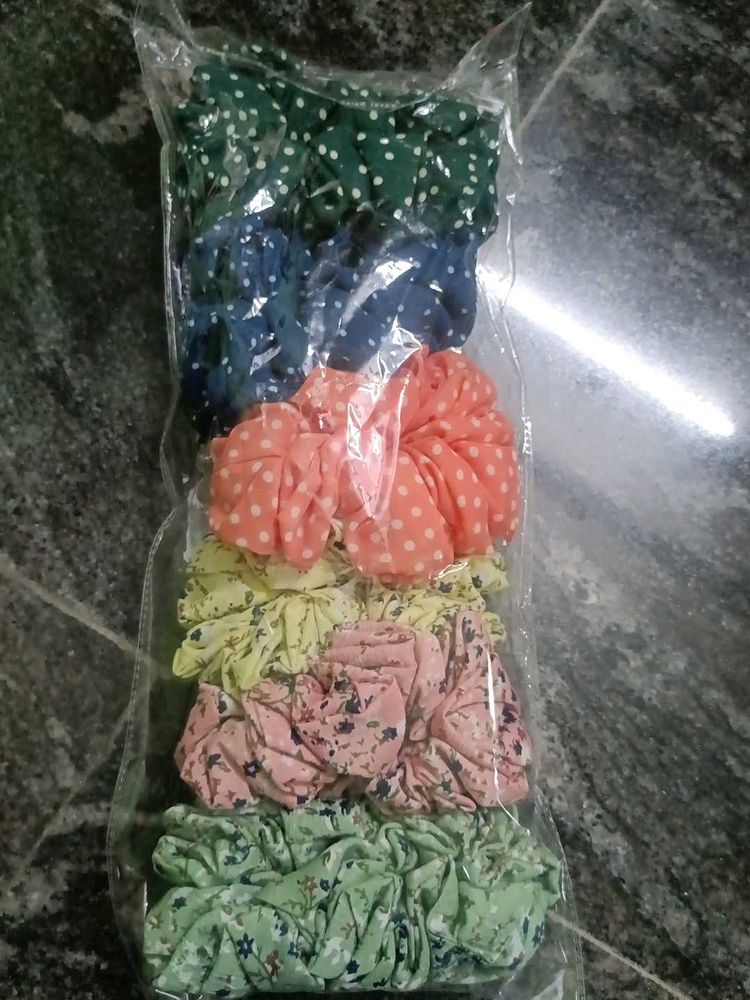 Set of 6 Printed Scrunchies