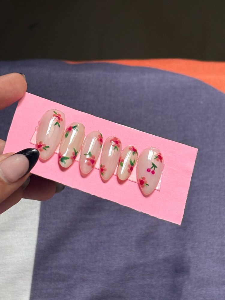 Floral Press-On Nails