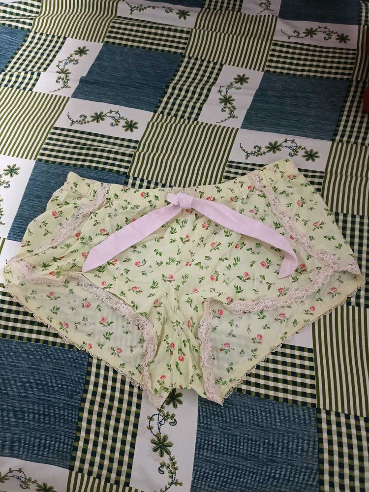Floral Print Shorts with Lace Trim