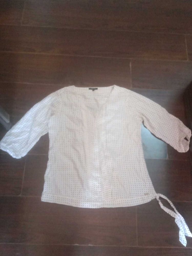 Chic White Dotted V-Neck Top
