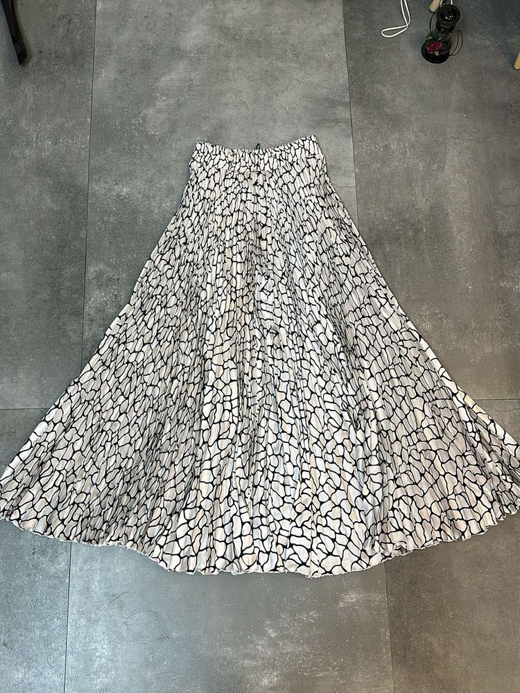 Flowy Pleated Midi Skirt
