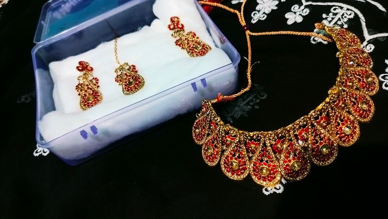 For Bridal Look Jwellery