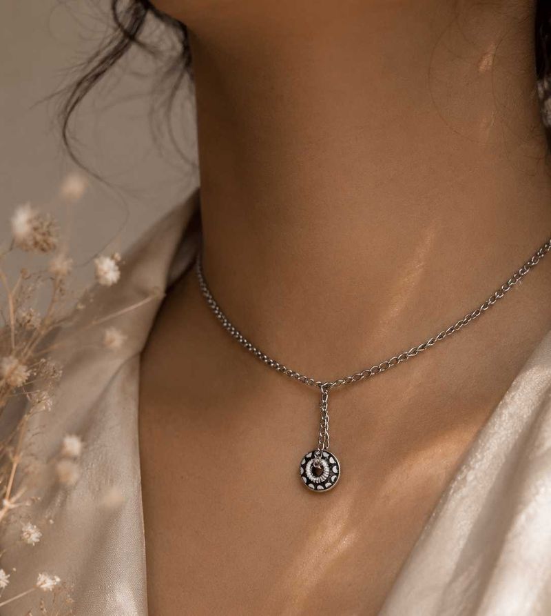 Elegant Silver Pendant Necklace