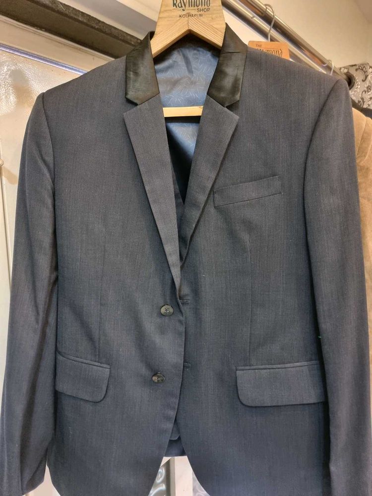 Men's Navy Blue Suit
