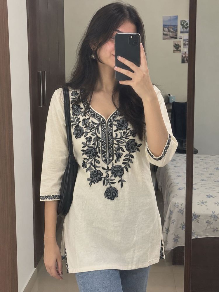 Embroidered Cream Short Kurta