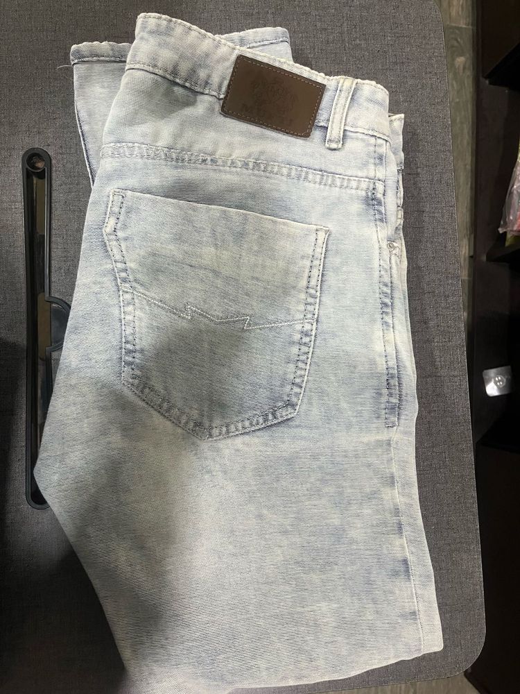 Light Wash Denim Jeans