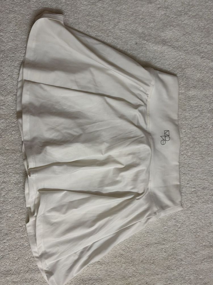 H&amp;M White Tennis Skirt 🤍🖤🤍🖤