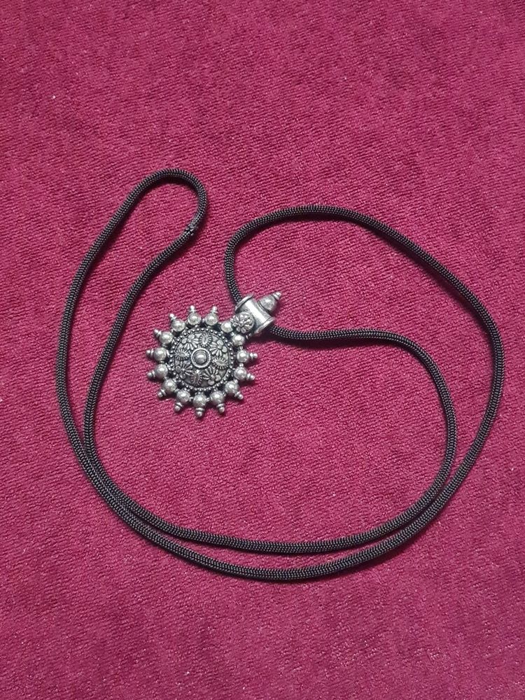 Petent With Black Thread 4